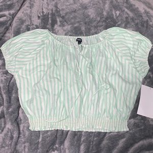 Lee female top. Spring 2023 season. Size small